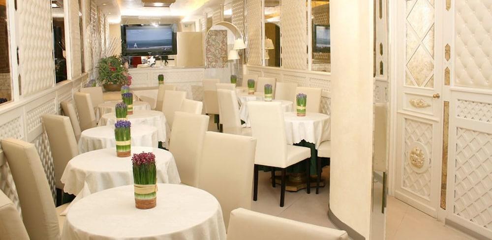 Hotel Valle Rome Exterior photo