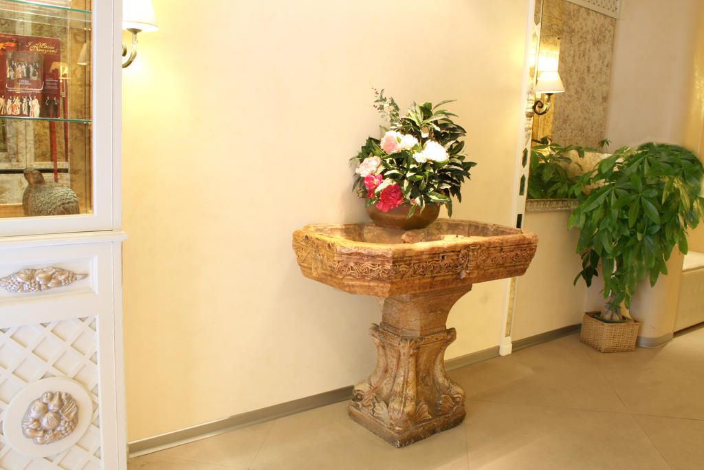 Hotel Valle Rome Exterior photo