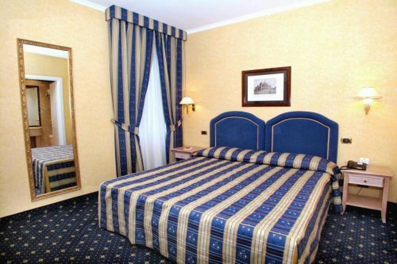 Hotel Valle Rome Exterior photo