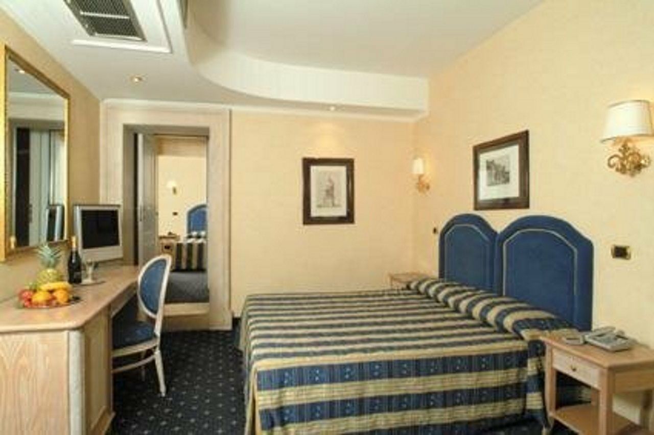 Hotel Valle Rome Exterior photo